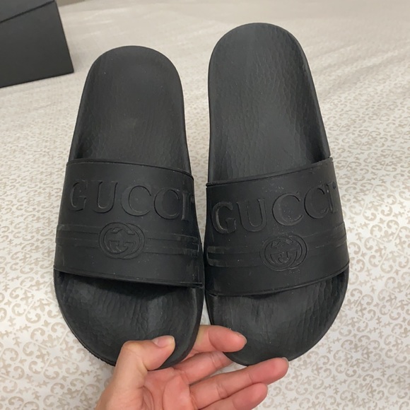 GUCCI Authentic Black Rubber Slides - Picture 4 of 8